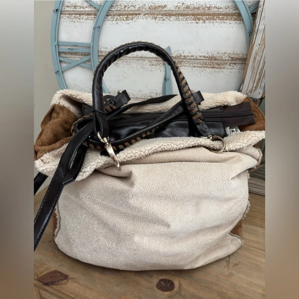 Moda Luxe Faux Sherpa/Suede BOHO Crossbody/Tote Bag NEW!
